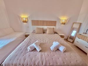 Sa Caleta Apartamento con piscina junto a la playa