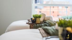 Meridian Way 2-Bed Premium Executive Apt F9