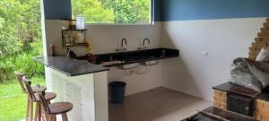 Chalé à 2hrs de SP - Natureza, Conforto, Trilhas e Banhos Relaxantes