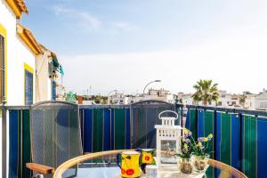 Bungalow mediterráneo con gran solárium y vistas