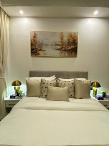 Luxury 2BR Executive Apartment, pool, Gym, fast WiFi