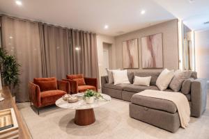 8BR Home with Pool Theater at Solara Resort