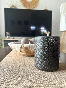 Modern & Quiet 2BR Apartment - Fast WiFi & Parking