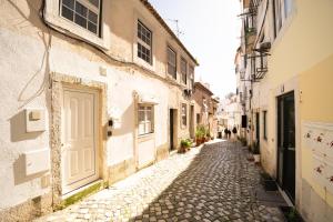 WHome Alfama Retreat Steps from Santa Luzia Viewpoint