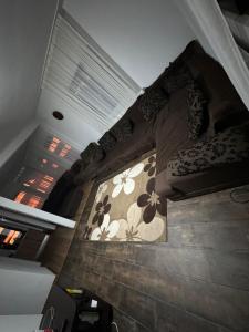 Cabana pe malul lacului budeasa