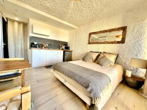 Beautiful sea view studio