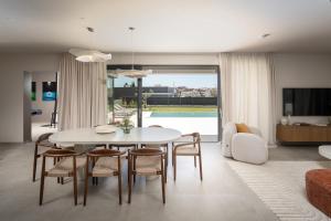 Beach Luxury House Limes- Pool, Jacuzzi, Game Room