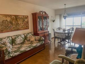 Departamento Pinamar centro, vista al mar y cochera