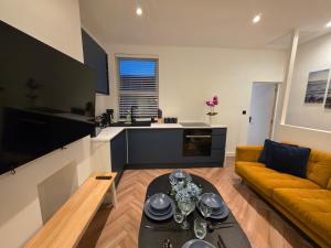 4 BDR Home close to Anfield Stadium - Sleeps 8