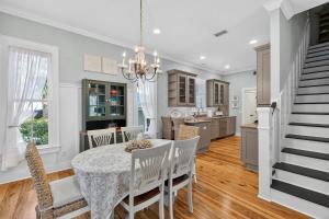 Village Oaks Cottage