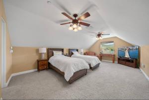 Desert Lake Hideout Newview Getaway BBQ Grill