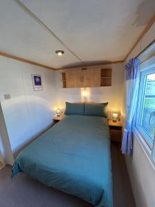 Baileys Caravan Hire - Sealands Plot 60 - Wi-Fi - Dog Friendly