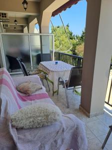 Karmiris studios and Family apartments