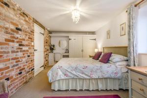 3 Bed in Stratton Strawless oc-w34832