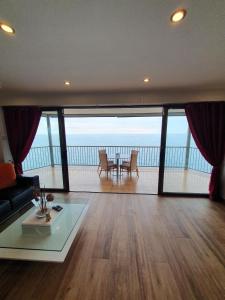 Paradise 28 Oceanfront Apartment Costa Pinos Mar