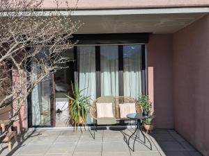 Bright studio with terrace - 30 min from Verbier - free parking