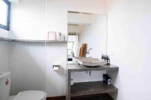 Bright! - Spacious Loft 3 mins Walk To the Beach