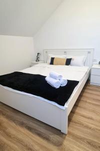 Esther Line Apartments