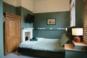 1-Bed Apartment Sleeps 4 Near Altrincham Centre