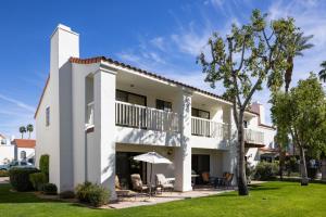 Desert Golf Retreat with Mountain Views Pool