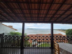 Casa pé na areia em Búzios com vista espetacular!