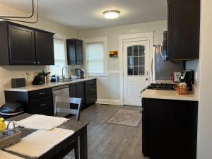 Spacious Five bedroom House close to Notre Dame