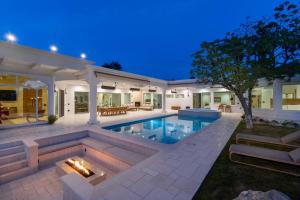 Luxury 6br Palm Springs Retreat with Private Pool & Spa