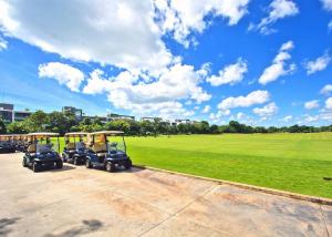 Luxury 2 BR Condo with tub & Infinity Pool - Beach Side At Mareazul - Sirenita G