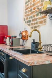 Emerald Crown Apartment