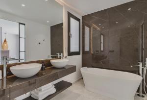 Best location for 5 Bedrooms with pool