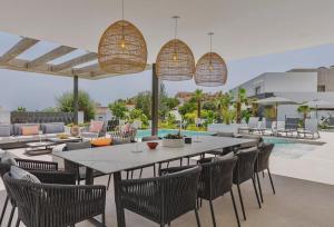 Best location for 5 Bedrooms with pool