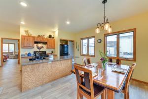 Spacious Home 10 Minutes to Ten Sleep Canyon!