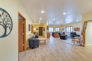 Spacious Home 10 Minutes to Ten Sleep Canyon!