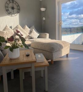 Number Forty Two, Portsoy - A 3 bedroom cottage with sea views