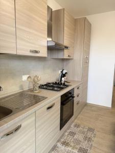 SkyView Apartment at Middletown - Sea View & Private Parking