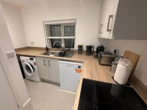 Sleek 1 Bed Flat near Warwick Castle with Parking
