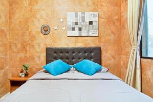 5 Bedroom - 1 Block from Lleras - P2