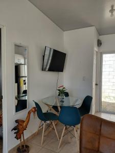 Cozy 2-bedroom house in adorable Ahuachapan with AC pool