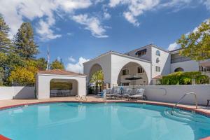 Dry Creek Inn MOD Collection by Sonesta