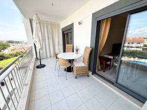 Sea&pool views terrace 1BDR, 500 m from the Golden Sands