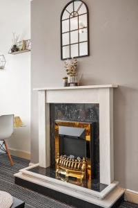 Private 2Bed-Parking & Garden-By FabAccommodation