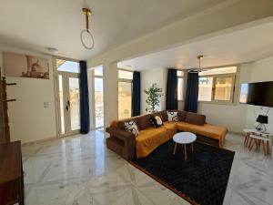 Modern Cozy Apartment in Prime Location