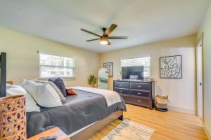 Bikes, Kayak and Dock Lakefront Inverness Retreat