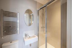 Knightsbridge 2-Bed Flat, Harrods Seconds Away