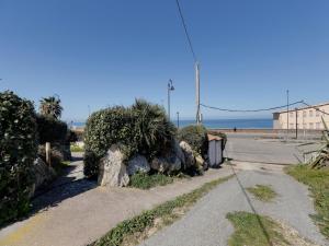 Sea view with air conditioning and garden img29