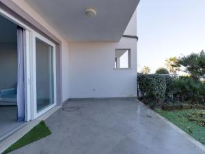 Sea view with air conditioning and garden img2