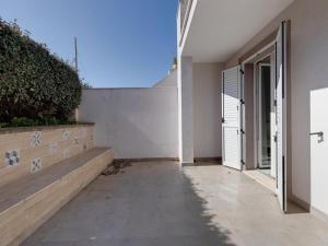 Sea view with air conditioning and garden img26