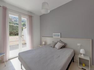 Sea view with air conditioning and garden img12