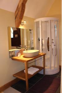 B&B / Chambres d'hotes Ferme-Chateau de Cordey & Spa : photos des chambres