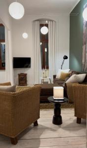 Emerald Art Maison - 94 m2, 2 Bedrooms, 2 Bathrooms, 700 m to Market Square